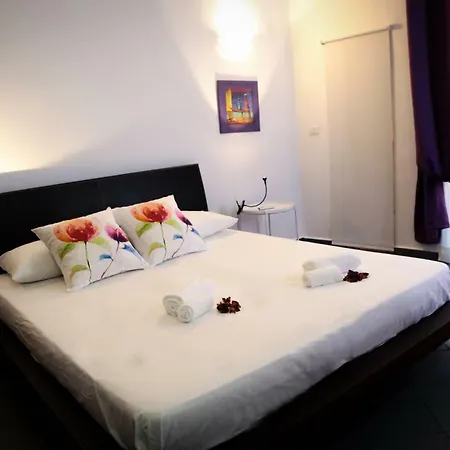 House Art Apartment